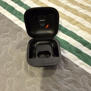 Beats Apple genuine Powerbeats Pro A2078 replacement Charging Case charger